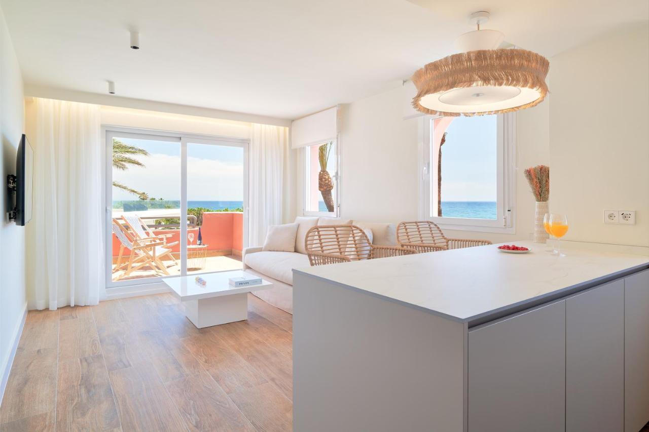 Sea Suite Beachfront Марбеля Екстериор снимка