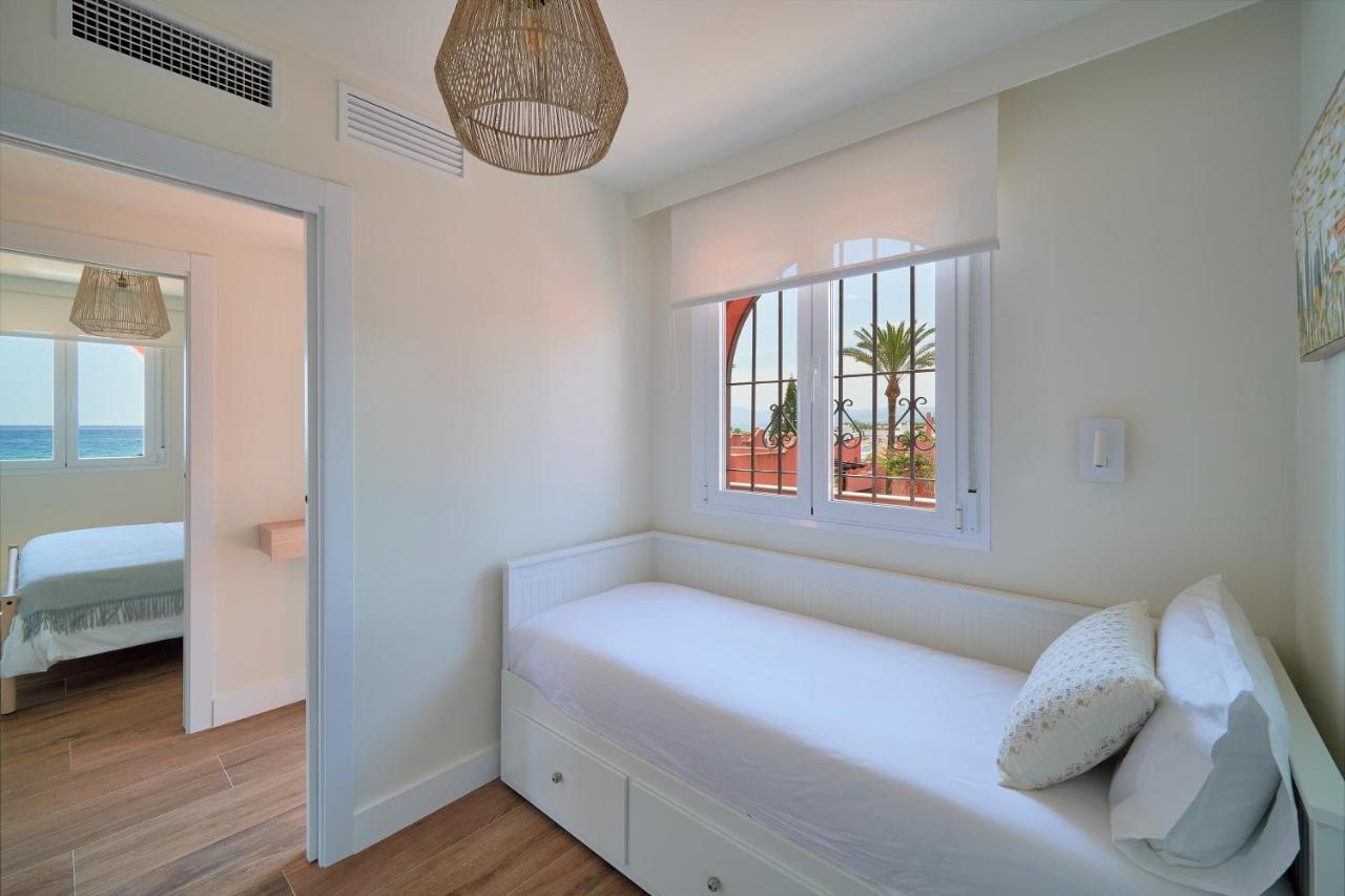 Sea Suite Beachfront Марбеля Екстериор снимка