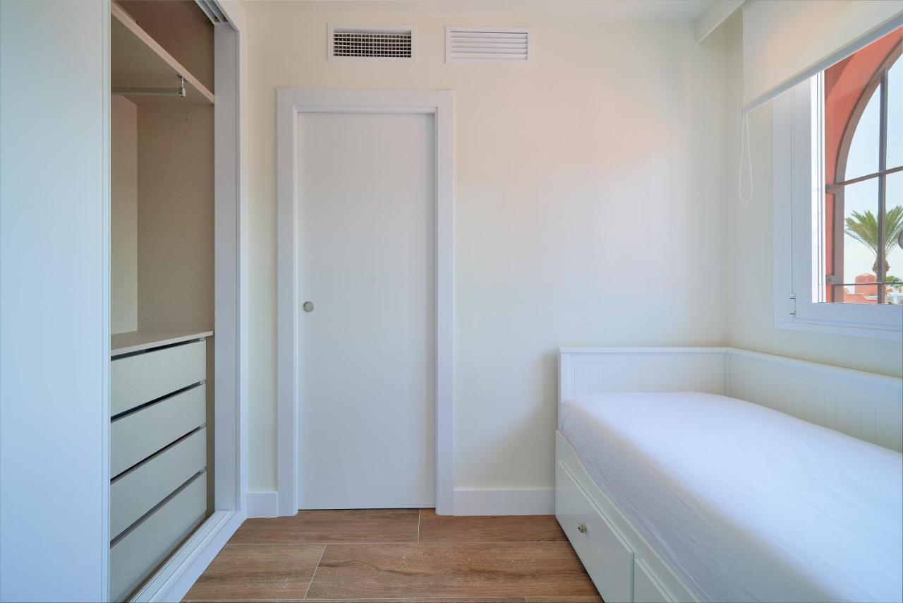 Sea Suite Beachfront Марбеля Екстериор снимка